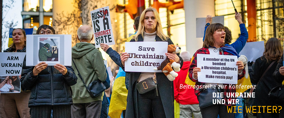 Ukrainische Demonstranten bei einer Kundgebung gegen Russlands Krieg in der Ukraine, Sydney, 9.07.2024