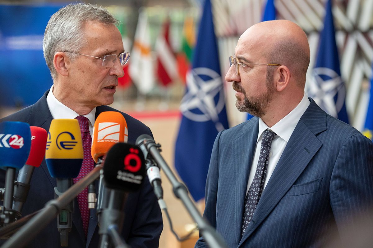Die Ukraine hofft, auf dem NATO-Gipfel in Vilnius ein Bekenntnis zur Aufnahme des Landes in das Bündnis zu erhalten. Wir haben im Vorfeld Expertinnen und Experten aus verschiedenen NATO-Mitgliedstaaten zu den Positionen ihrer Länder befragt. Sollte die Ukraine nach dem Krieg der NATO beitreten? Und sollte sie einen präzisen Fahrplan für diesen Beitritt anbieten?