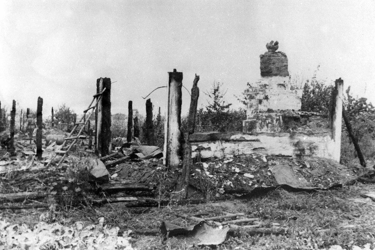 Ruinen in Korjukiwka 1943