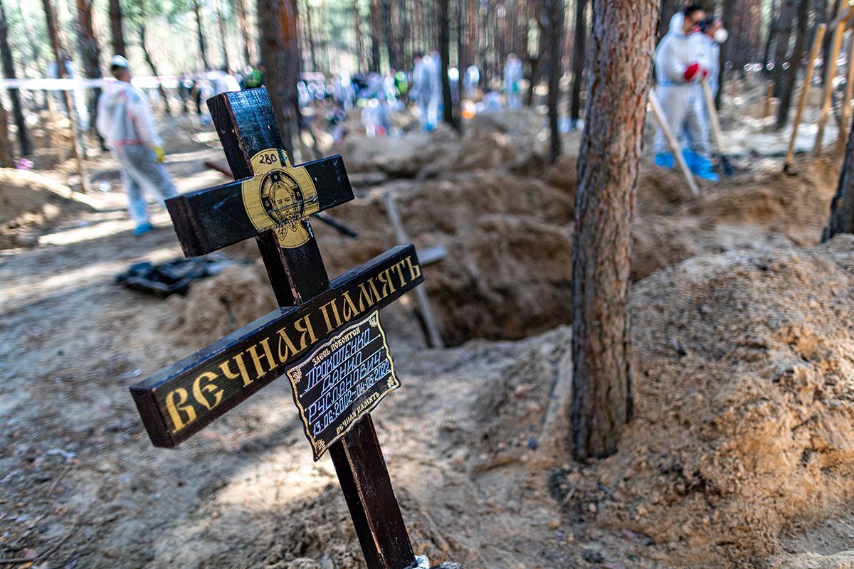Die ukrainische Menschenrechtsorganisation Truth Hounds dokumentiert seit 2014 Kriegsverbrechen und Verbrechen gegen die Menschlichkeit durch die russische Armee.