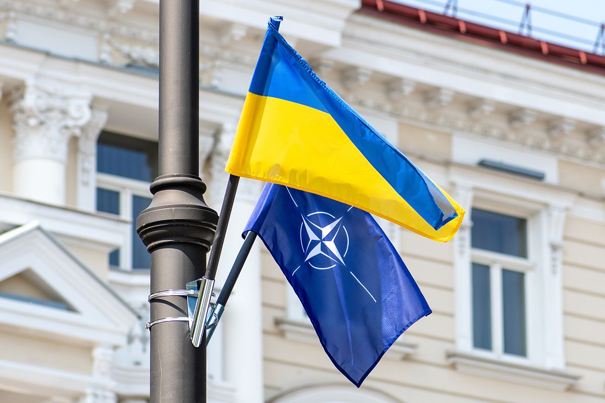 Eine Einladung an die Ukraine zur NATO-Mitgliedschaft sollte nicht bis „nach dem Krieg“ aufgeschoben werden, sondern beim Gipfel in Vilnius ausgesprochen werden. Marianna Fakhurdinova analysiert den Stand der für einen Beitritt nötigen Reformen.