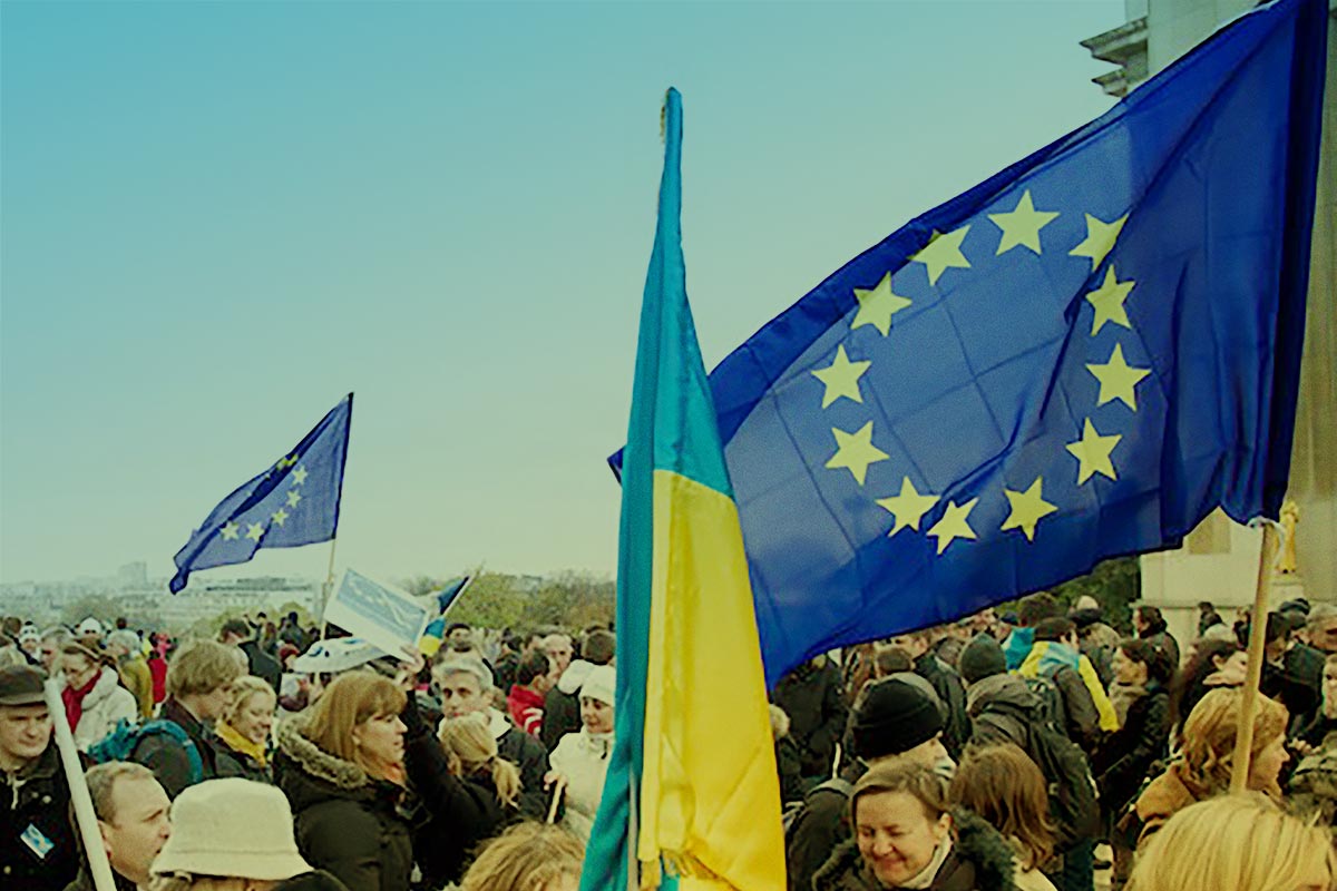 Wie haben sich die Beziehungen zwischen der Ukraine und der EU eineinhalb Jahre nach der Zuerkennung des Beitrittskandidatenstatus entwickelt? Wie sind die Aussichten für 2024? Ein Policy Paper von Miriam Kosmehl, Iryna Solonenko, Susan Stewart, Liubov Akulenko, Piotr Buras und Snizhana Diachenko.