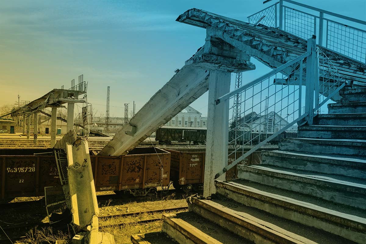 Wie kann der EU-Beitrittsprozess der Ukraine in einem zunehmend blockierten politischen Umfeld vorangebracht werden? Dieser Frage geht das Policy Paper „Charting Ukraine’s EU Path – Engaging with Member States“ nach. Die Studie analysiert, warum die stärkere Einbindung der EU-Mitgliedstaaten zu einer zentralen Voraussetzung für Fortschritte im Erweiterungsprozess geworden ist – und wie Kyjiw und Brüssel ihre Strategien entsprechend anpassen können.