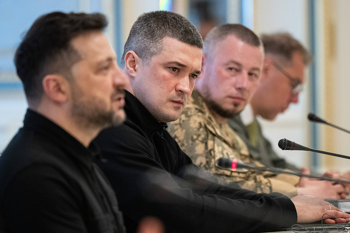 Der ukrainische Präsident Selenskyj und der Verteidigungsminister Mychajlo Fedorow nimmt am 11. Mai 2026 in Kyjiw an einem Treffen zwischen einer ukrainischen und einer deutschen Delegation teil.