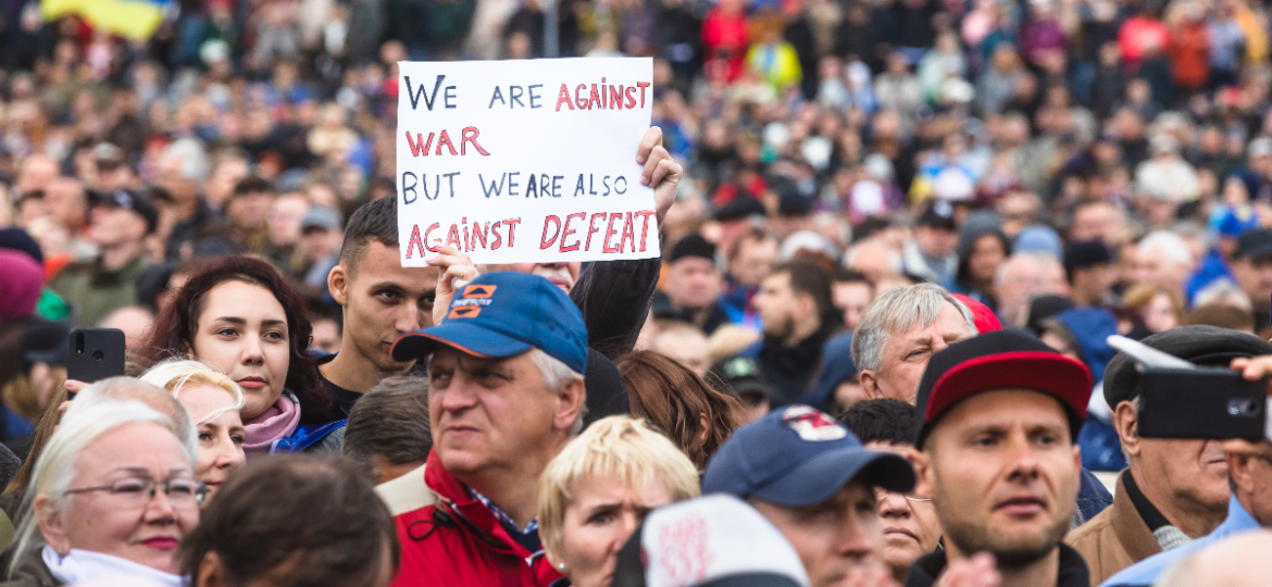 bevölkerung against war