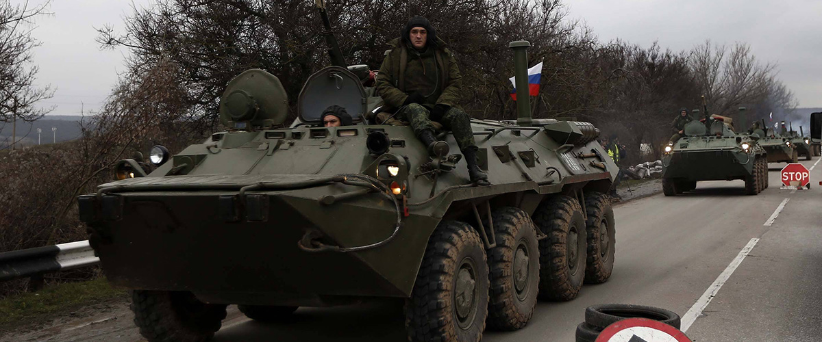 Russische Halbkettenfahrzeuge auf dem Weg nach Simferopol, 28. Februar 2014