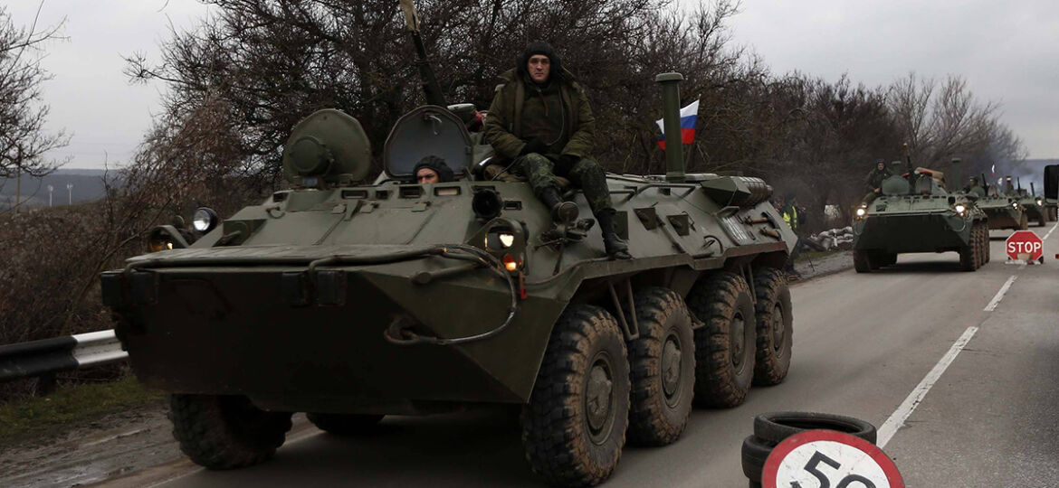 Russische Halbkettenfahrzeuge auf dem Weg nach Simferopol, 28. Februar 2014
