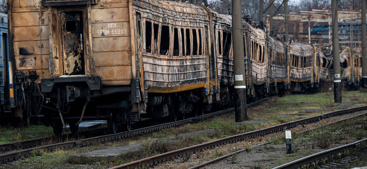 Durch russischen Beschuss zerstörte Eisenbahnwaggons, Fastiw, Region Kiew, Ukraine, am 10. Dezember 2025.